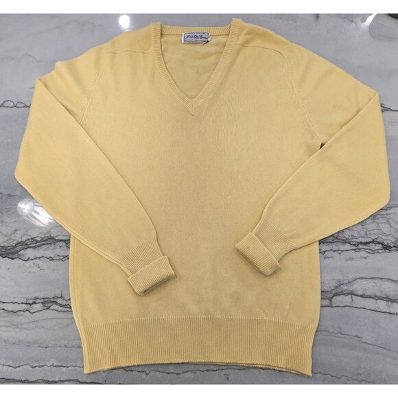 100% Cashmere SAKS FIFTH AVE Men's V Neck Sweater Yellow - Picture 1 of 10